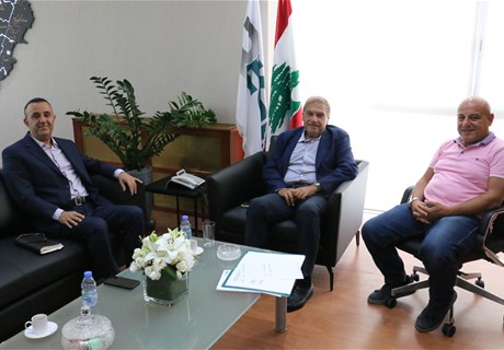 النائب أشرف بيضون زار سقلاوي وتمنّى مراعاة ظروف المزارعين