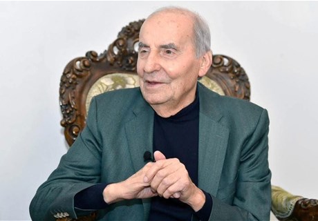 بقلم الرئيس المدير العام المهندس ناصيف سقلاوي، تكريمًا لمسيرة الشاعر الراحل طليع حمدان الفنية التي أغنت الساحة الثقافية والوطنية.