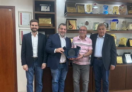 شركة “جابان توباكو” تكرّم موظفين في “الريجي”