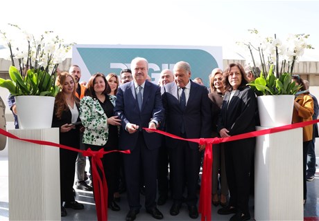 ترفع نسبة الطاقة المتجددة في استهلاكها إلى 40 في المئة وتحقق وفراً كبيرا! جابر خلال افتتاحه مشروع محطة الطاقة الهجينة في "الريجي": الدولة بكامل أركانها مصممة على برنامج شفّاف مع صندوق النقد