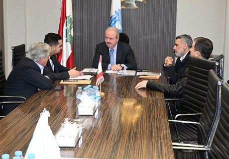 وزير المالية يبحث مع وفد من الريجي ورؤساء البيع رسوم التبغ في موازنة 2026