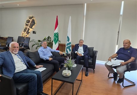 Seklaoui and Rmeish mayor discuss tobacco crop collection in the area 