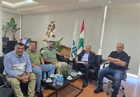  سقلاوي بحث مع وفد من بلدية راميا سبل تسهيل أمور المزارعين النازحين من القرية 