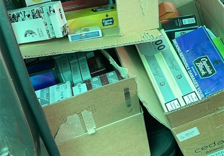 "الريجي" تضبط مصنوعات تبغية مهرّبة ومزوّرة في الحازمية